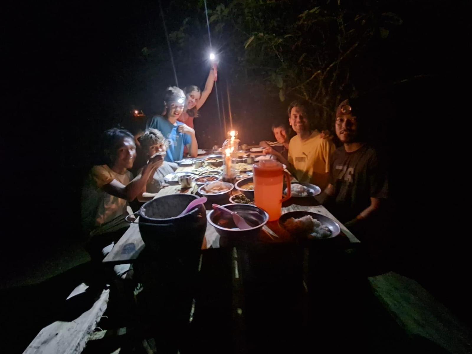 Magpie Homestay & Jungle Trekking Especially For Guest Trekking With Us Bukit Lawang Eksteriør bilde